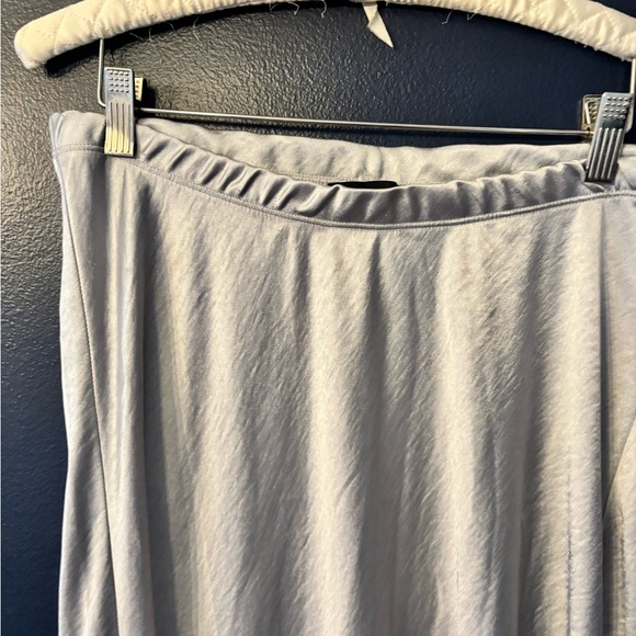 Silver Satin Midi  Skirt Nordstrom’s Elastic Waist SZ L Minimalist Feminine Y2K - Picture 3 of 8